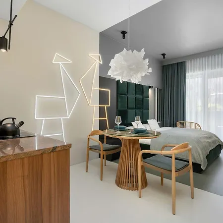 Apartment Stylish With Pool And Viewing Terrace In Hanza Tower By Renters