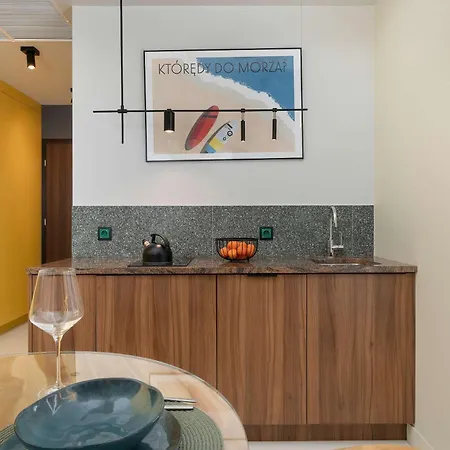 Stylish With Pool And Viewing Terrace In Hanza Tower By Renters