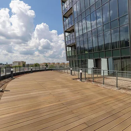 Apartment Stylish With Pool And Viewing Terrace In Hanza Tower By Renters