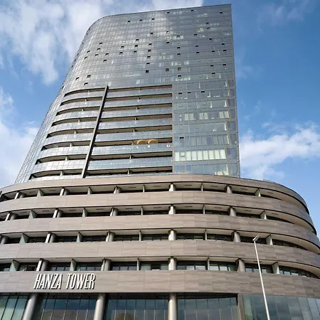Stylish With Pool And Viewing Terrace In Hanza Tower By Renters Stettin