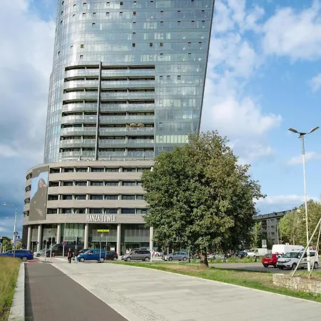 Stylish With Pool And Viewing Terrace In Hanza Tower By Renters Apartment